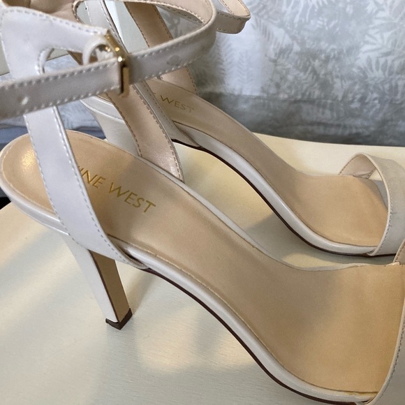 NINE WEST ANISTON IVORY SANDALS - Size 10 - Picture 7 of 12